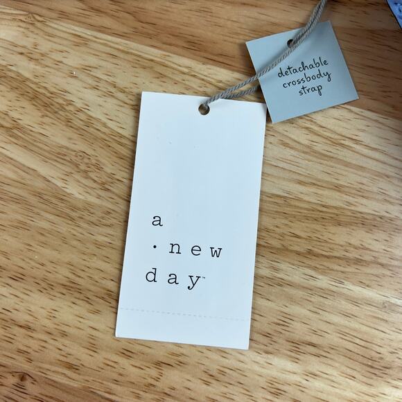 A New Day Periwinkle Blue Small Messenger Crossbody Detachable Strap Bag - NWT - Picture 2 of 7